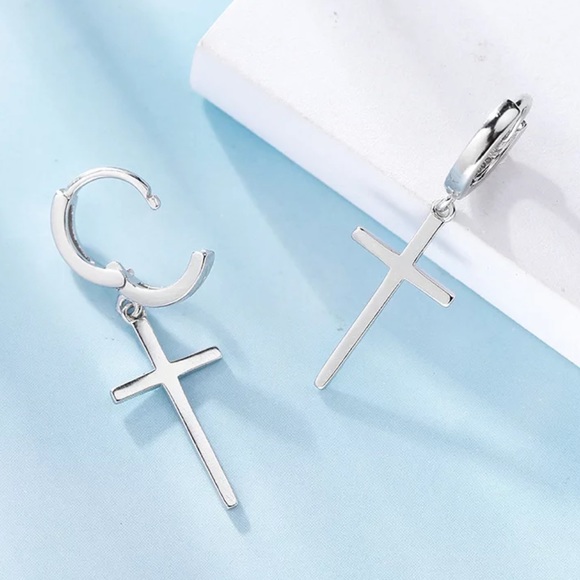 NEW 925 STERLING SILVER CROSS HOOP EARRINGS, NICE EARRINGS, CUTE EARRINGS - Picture 5 of 6